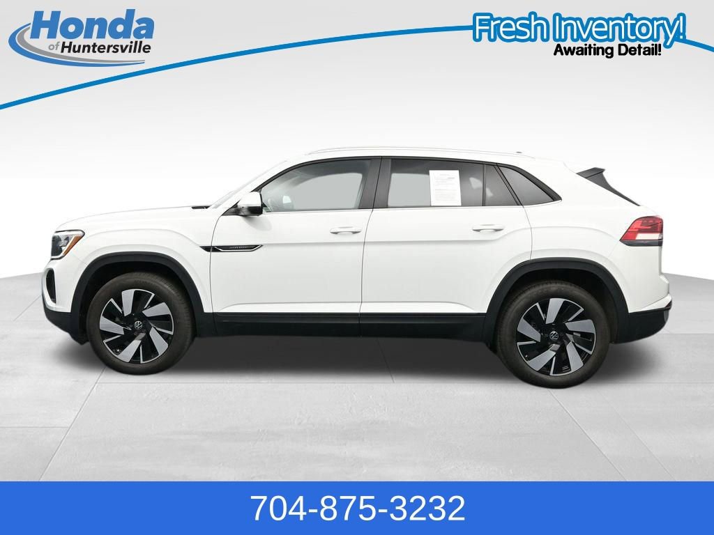 Used 2025 Volkswagen Atlas Cross Sport SE FWD image 5