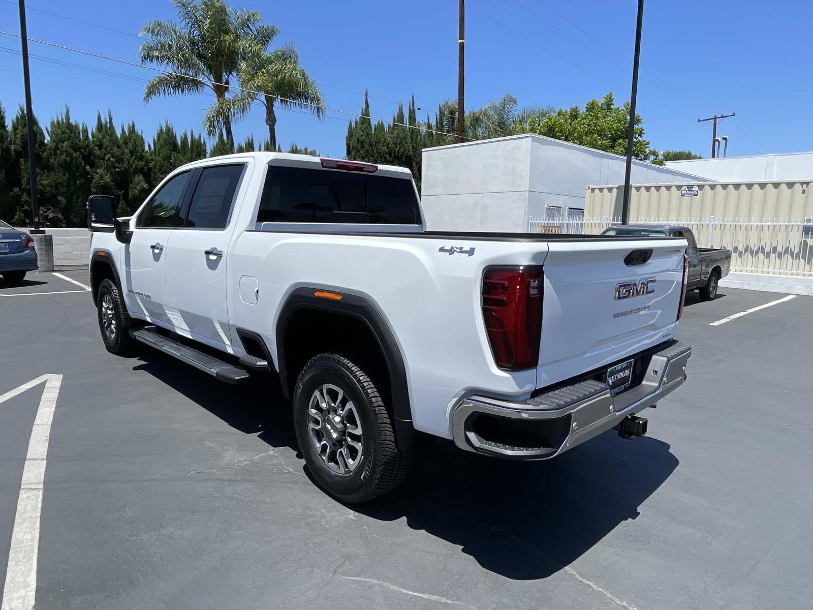 New 2026 GMC Sierra 2500 SLT w/ SLT Premium Package AWD/4WD image 5