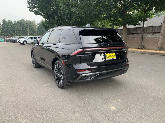 New 2025 Lincoln Nautilus Reserve image 3