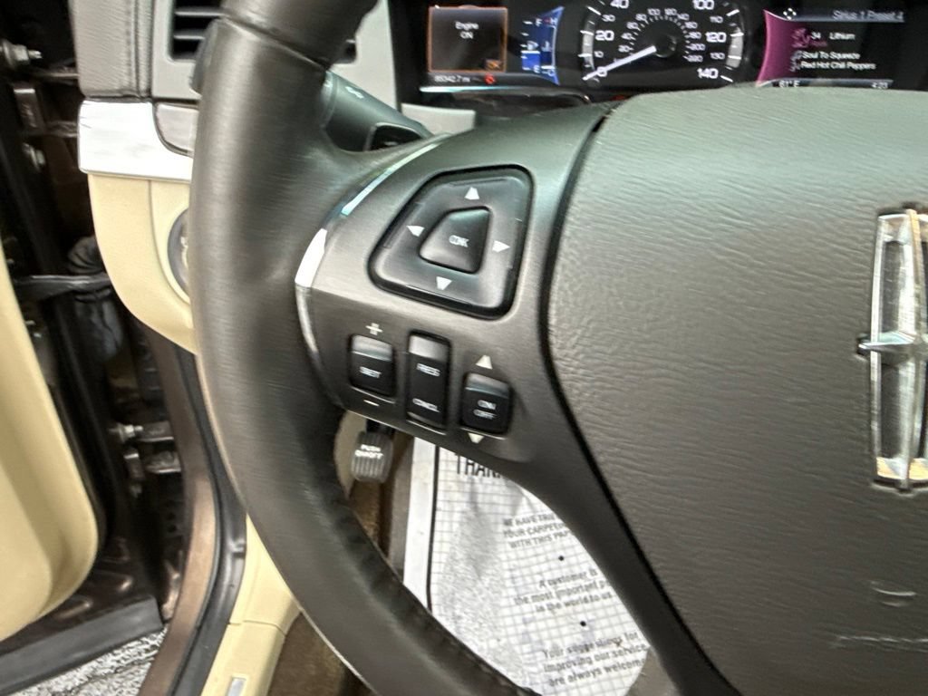Used 2015 Lincoln MKS AWD image 26