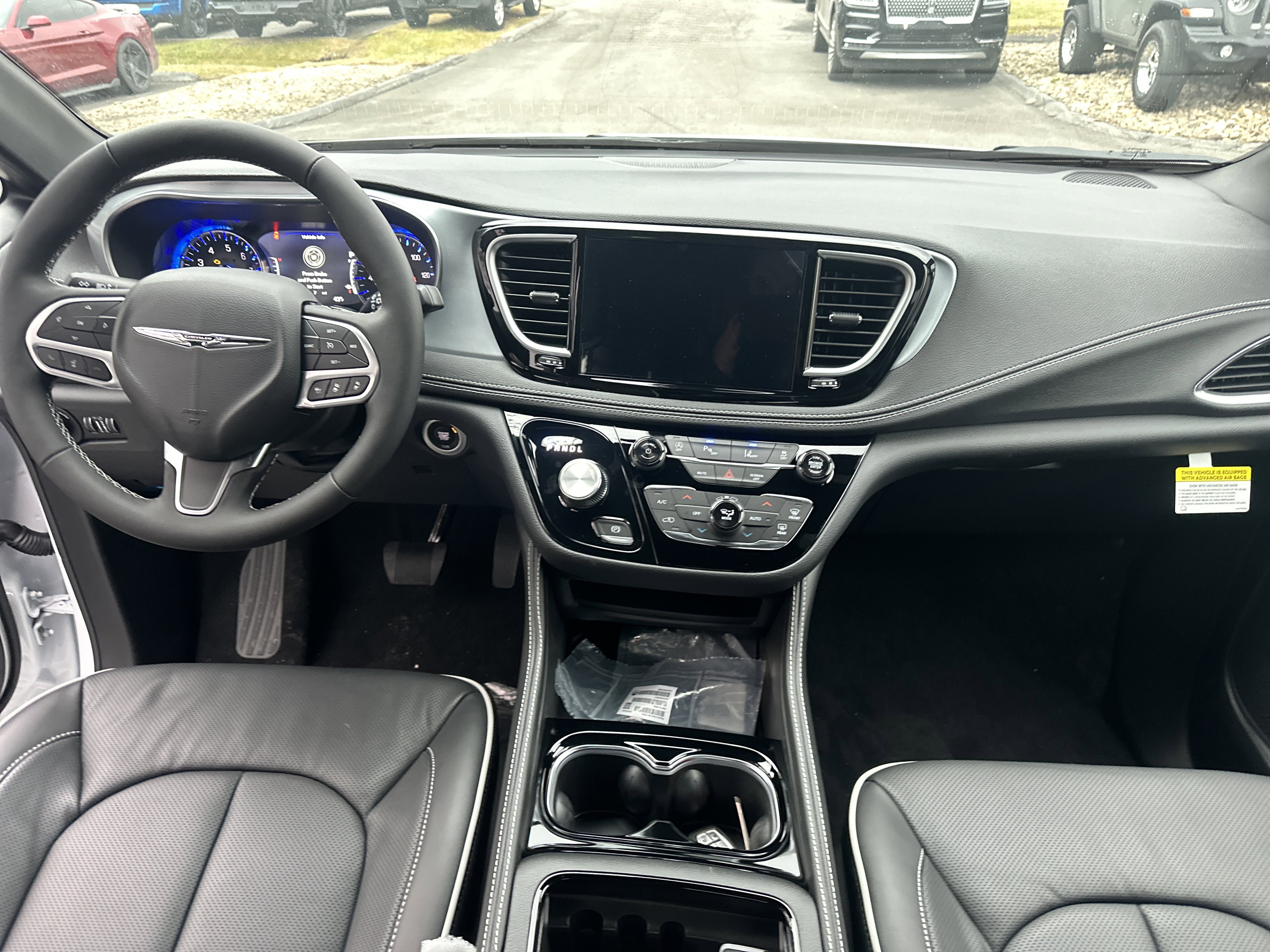 New 2026 Chrysler Pacifica Limited AWD/4WD image 15