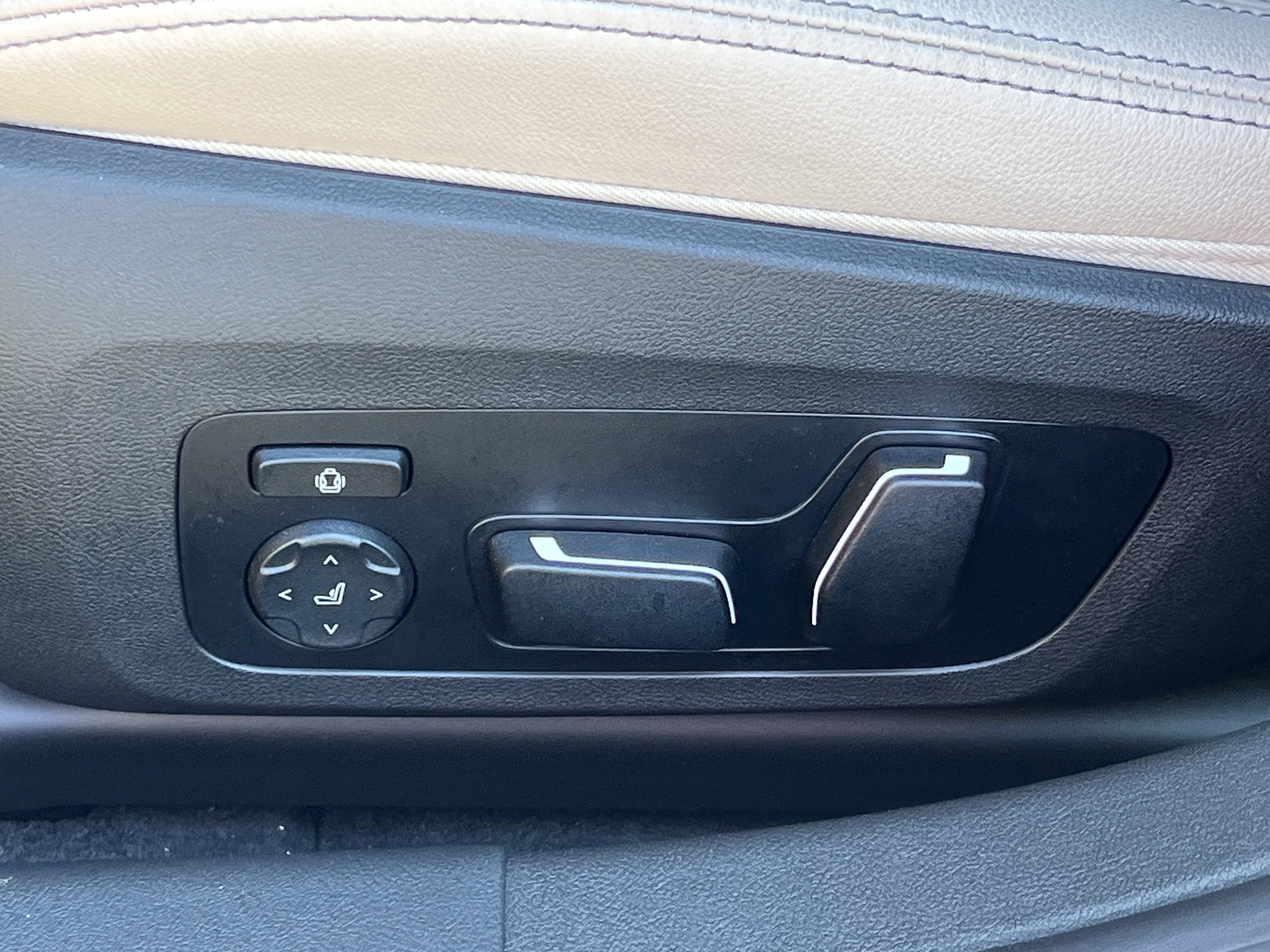 New 2026 BMW i4 eDrive40 w/ Premium Package RWD image 18