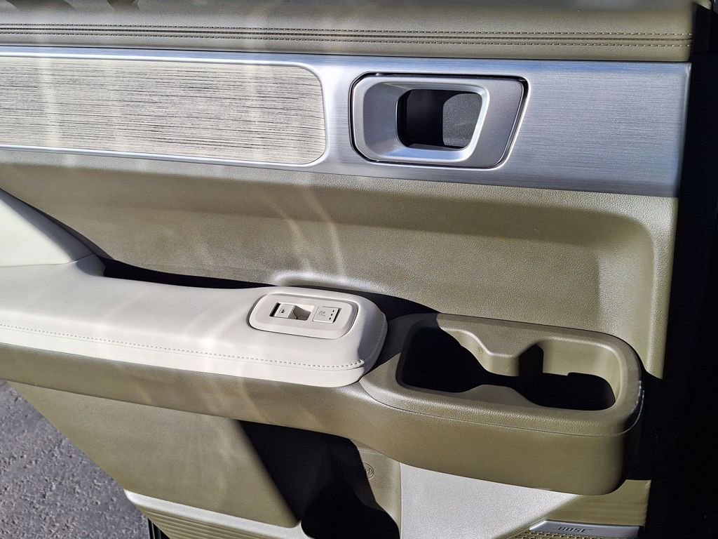 New 2025 Hyundai Santa Fe Calligraphy image 14