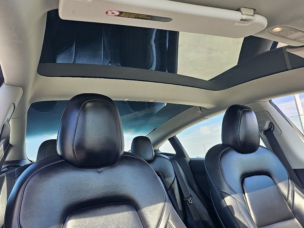 Used 2022 Tesla Model 3 Long Range image 18