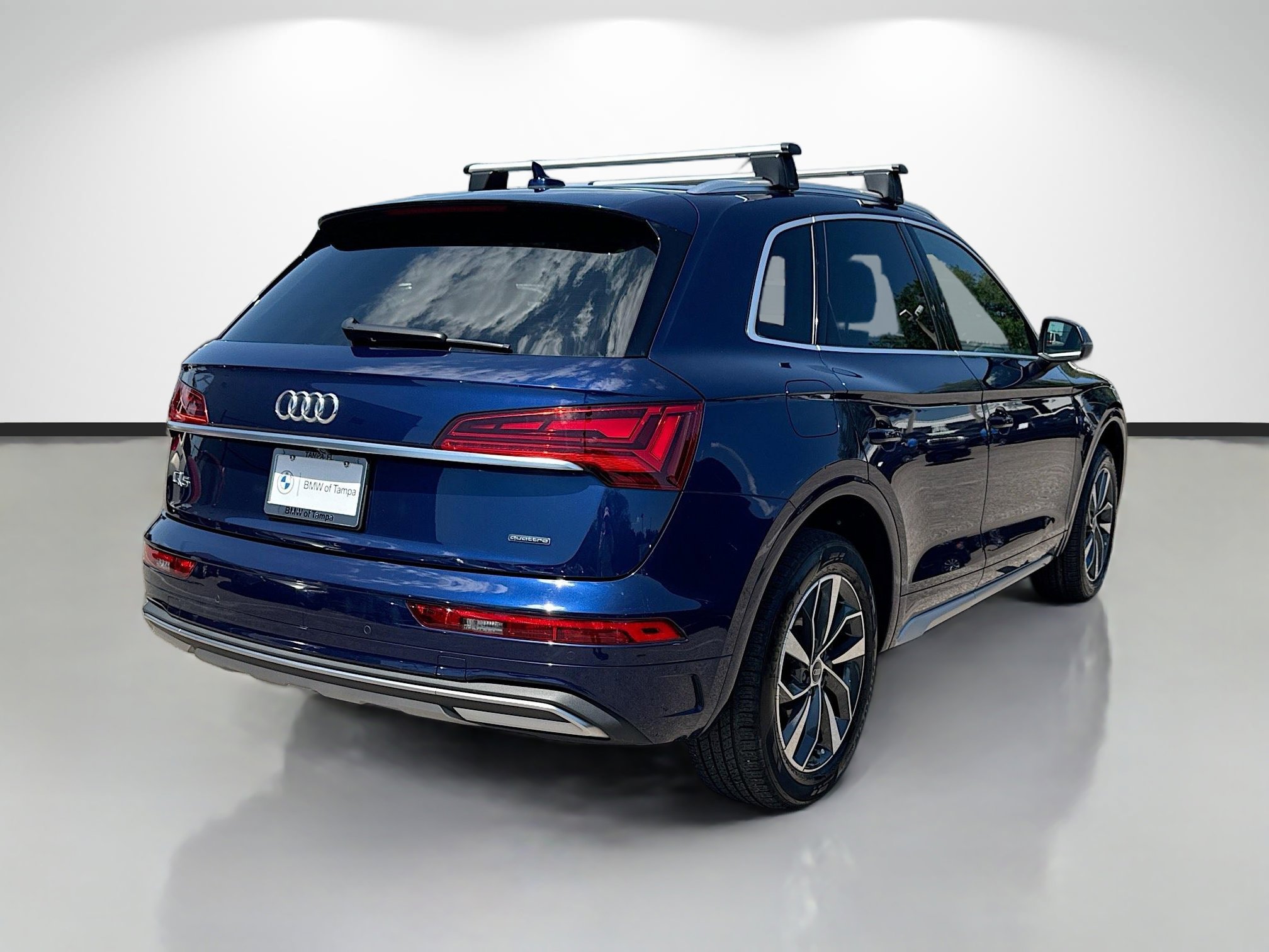 Used 2021 Audi Q5 2.0T Premium w/ Convenience Package AWD/4WD image 3