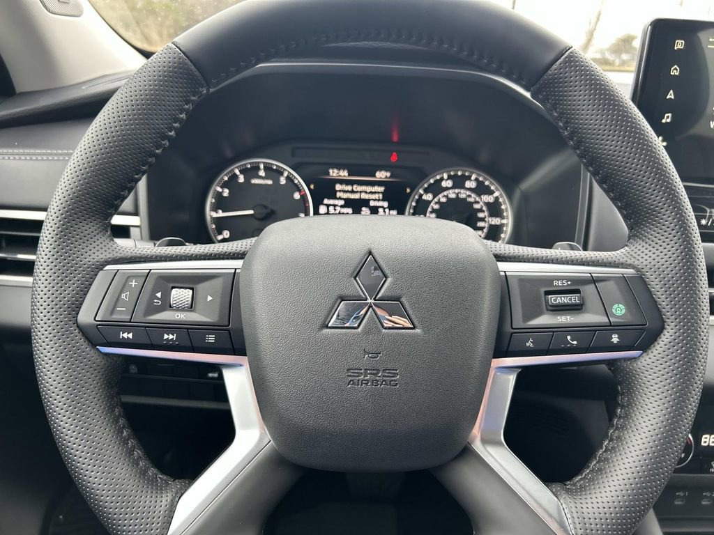 New 2026 Mitsubishi Outlander SE FWD image 31