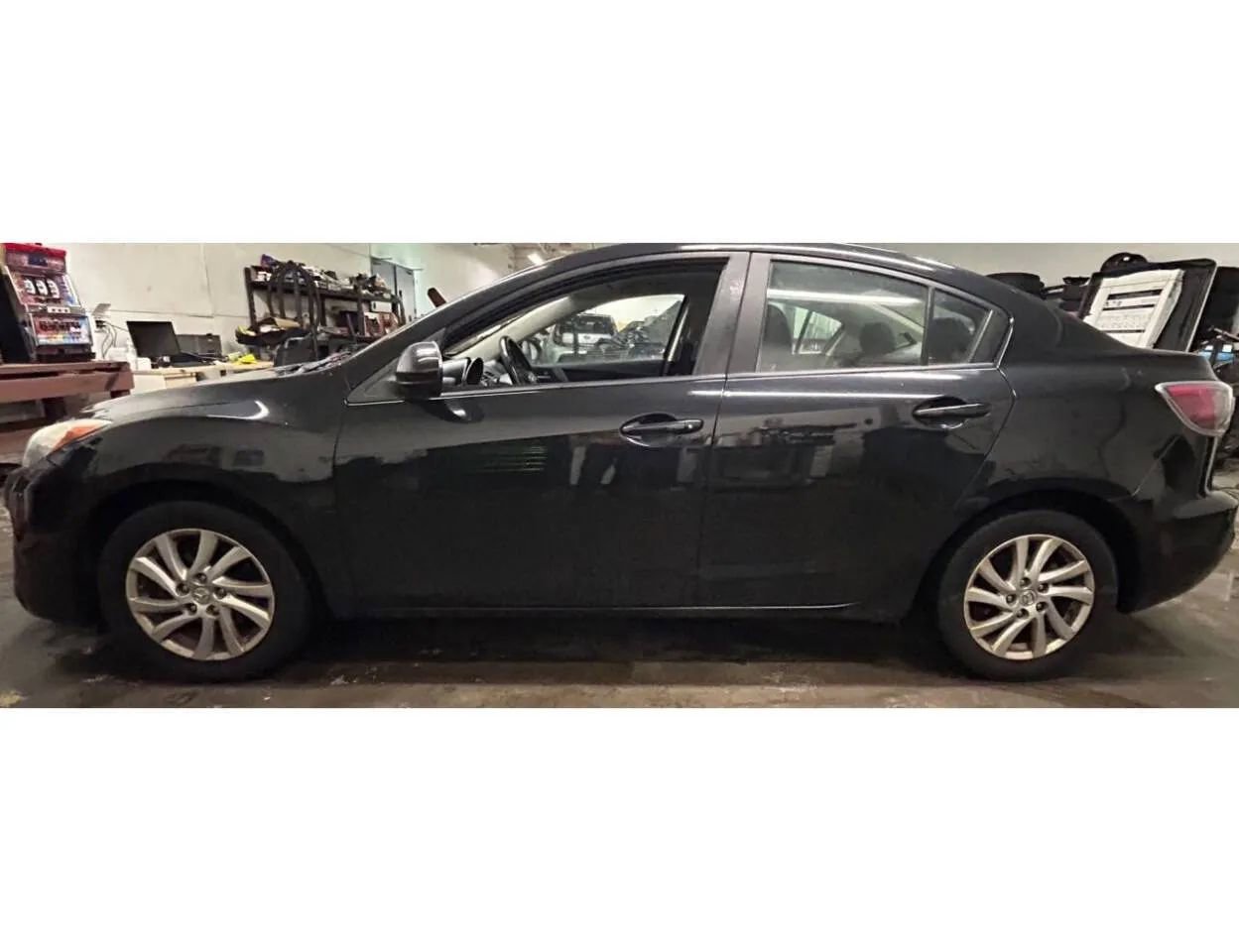 Used 2012 MAZDA MAZDA3 i Touring image 2