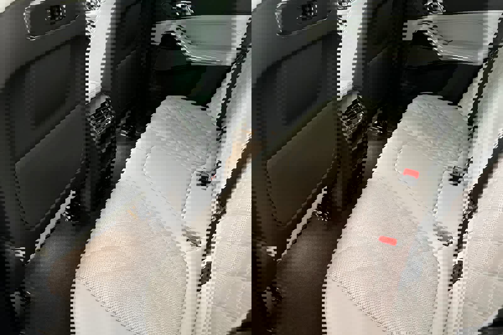 New 2026 BMW X5 xDrive40i w/ M Sport Package image 4