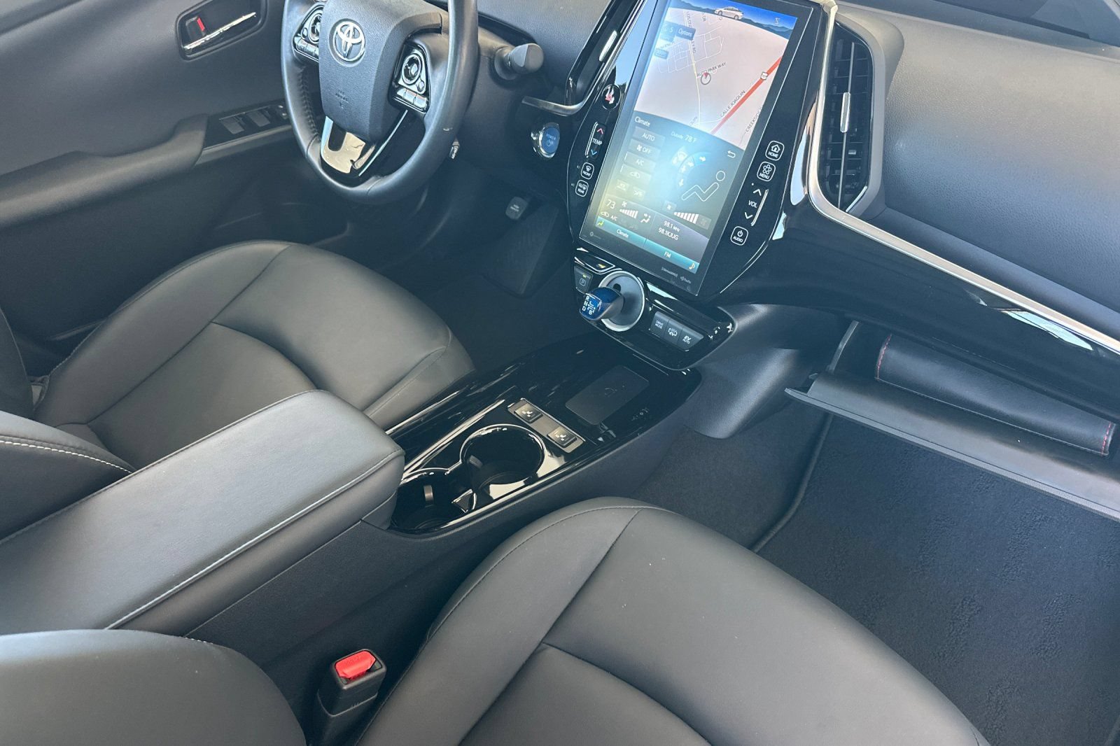 Used 2021 Toyota Prius Prime XLE w/ Carpet Mat Package (TMS) FWD image 15