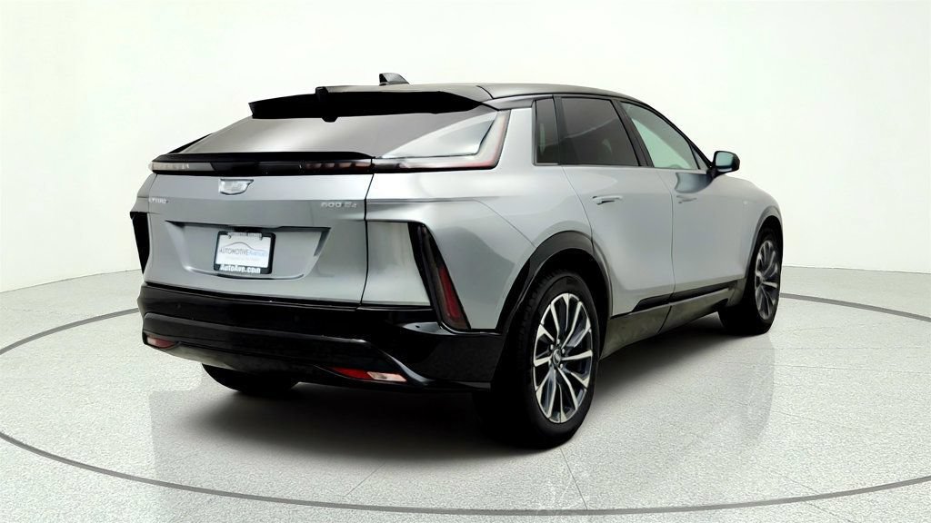 Used 2026 Cadillac Lyriq Sport AWD/4WD image 5