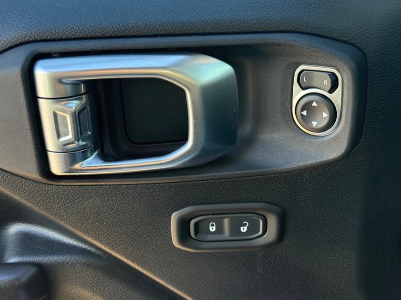 Used 2020 Jeep Wrangler Unlimited Sport image 27