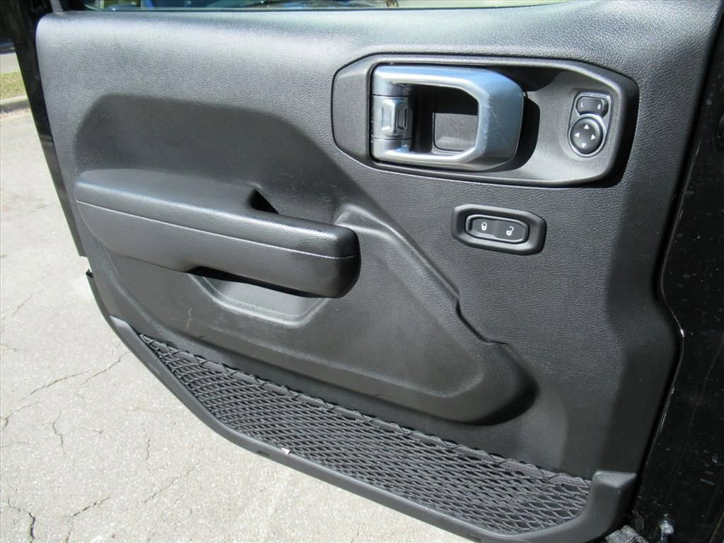 Used 2022 Jeep Wrangler Unlimited Sport image 26