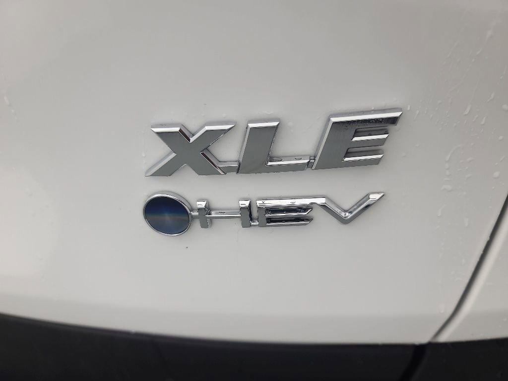 Used 2025 Toyota RAV4 XLE AWD/4WD image 13