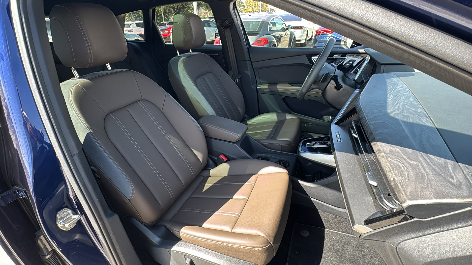 Used 2026 Audi Q4 e-tron Premium w/ Convenience Package image 31