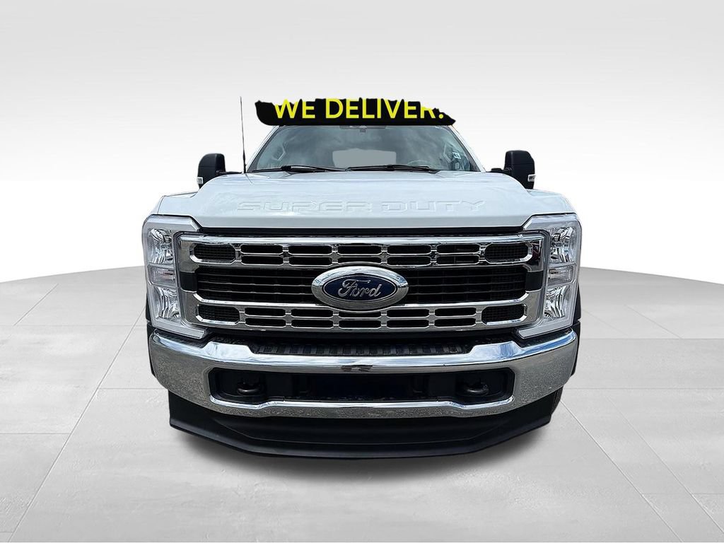 Used 2024 Ford F550 4x4 Crew Cab Super Duty image 2