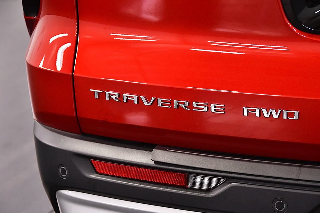 Used 2025 Chevrolet Traverse LT w/ Driver Confidence Package AWD/4WD image 10