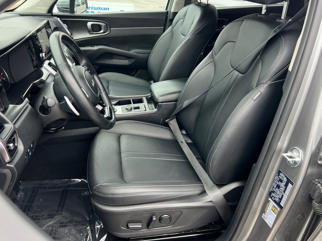 Used 2023 Kia Sorento EX image 16