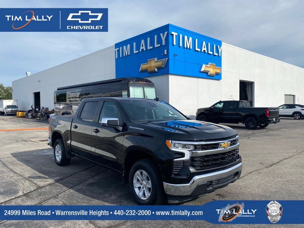 Used 2025 Chevrolet Silverado 1500 LT AWD/4WD image 1