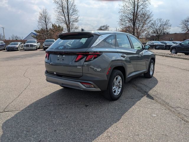 Certified 2025 Hyundai Tucson SE image 4