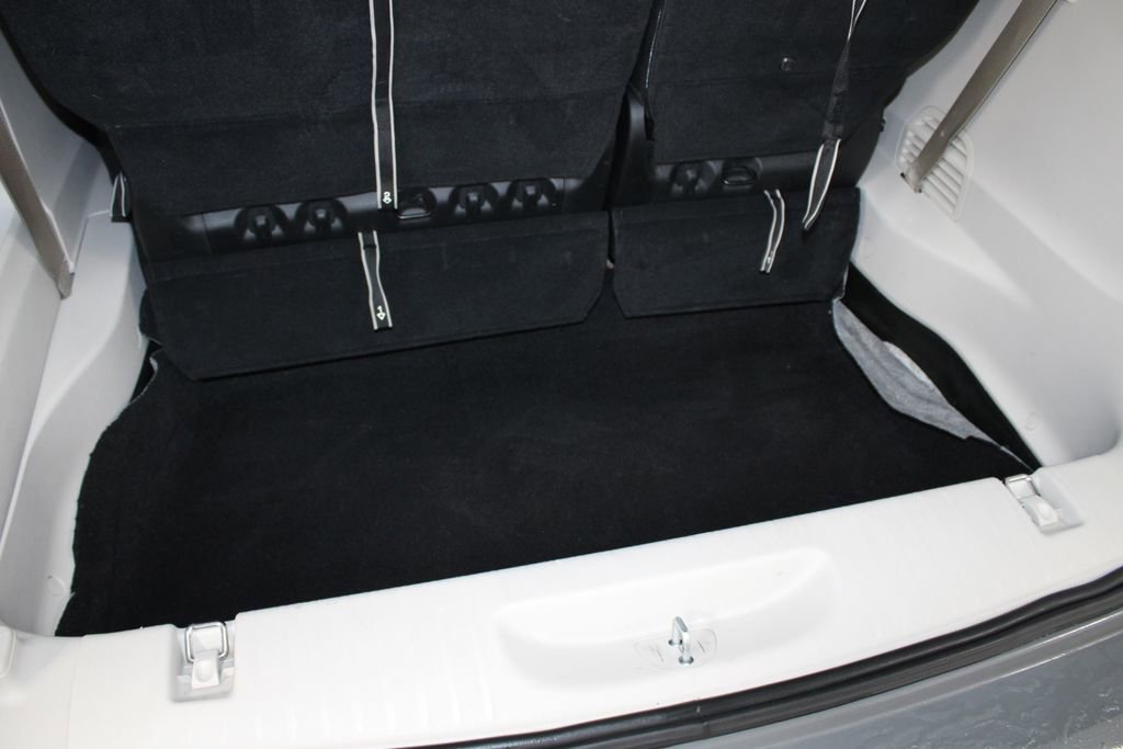 Used 2023 Chrysler Pacifica Limited FWD image 16