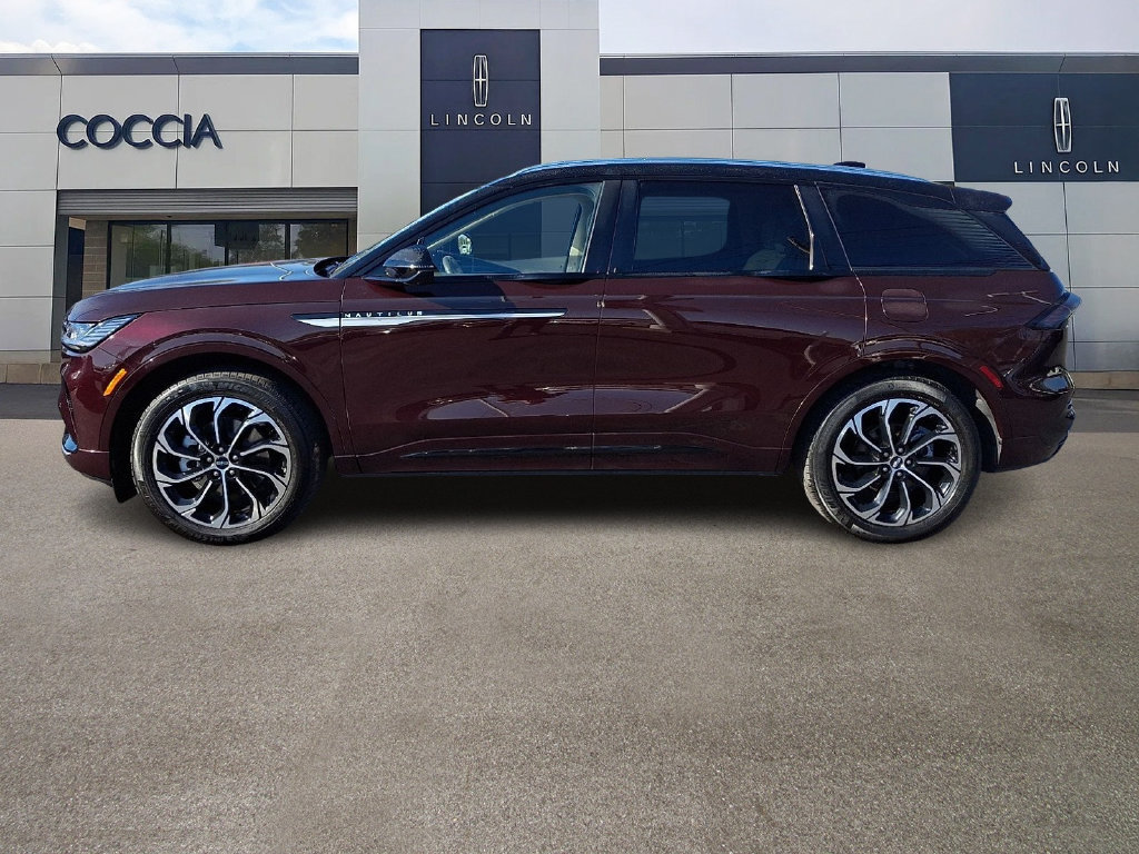 Certified 2025 Lincoln Nautilus Reserve AWD/4WD image 7