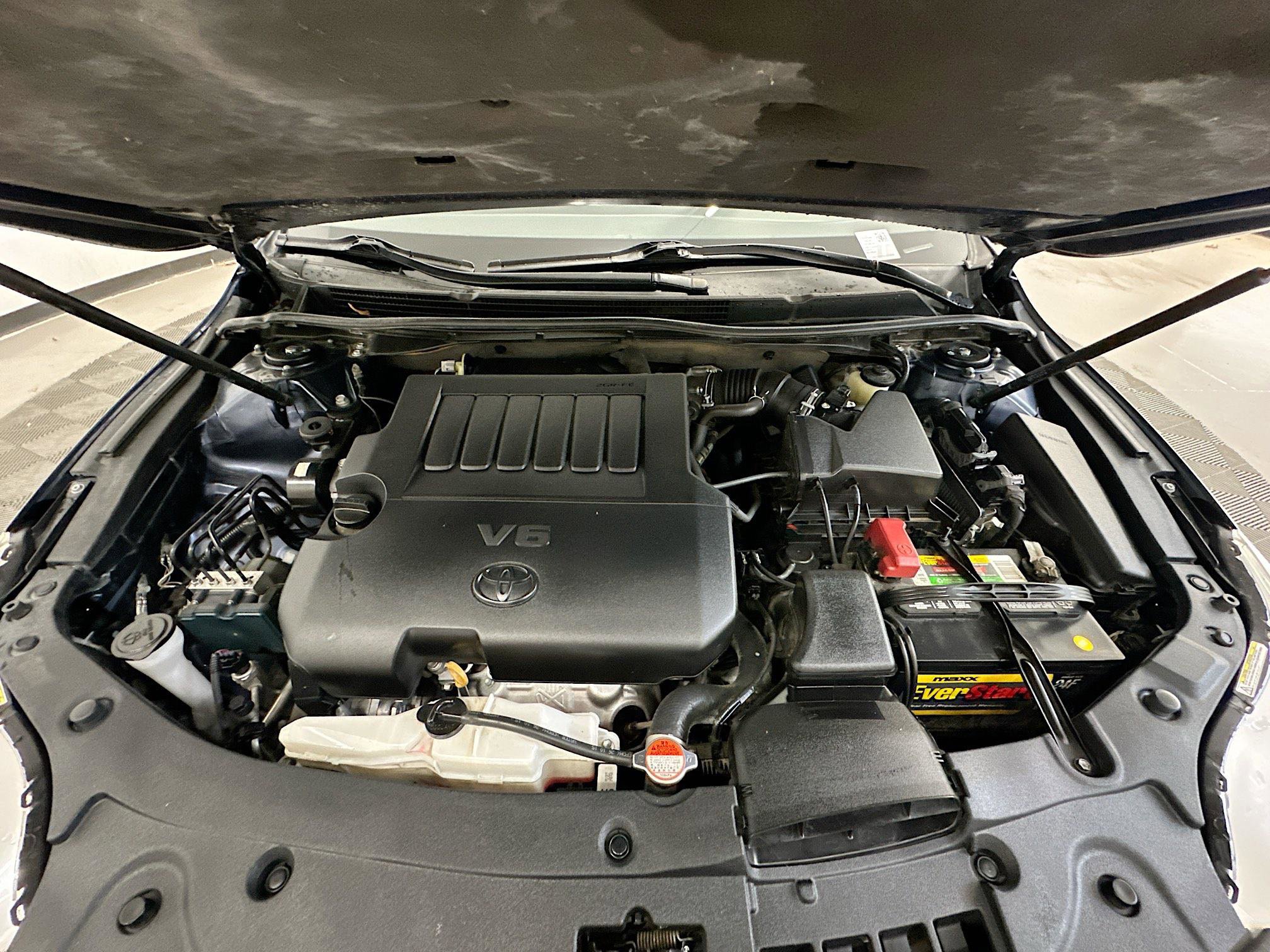 Used 2016 Toyota Avalon Limited image 35