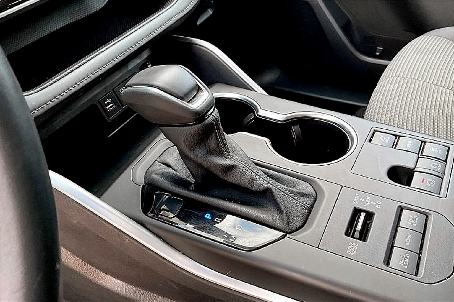 Used 2024 Toyota Highlander LE image 14