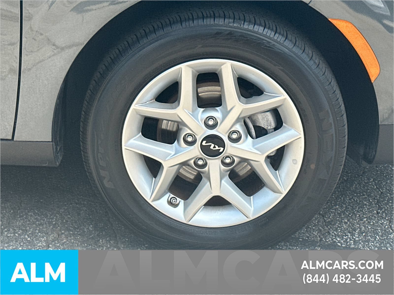 Used 2025 Kia Soul LX w/ LX Technology Package FWD image 14