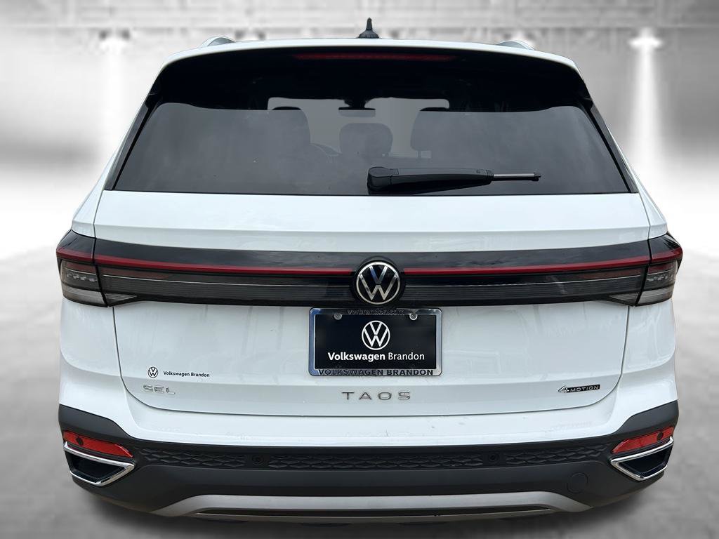 Used 2026 Volkswagen Taos SEL AWD/4WD image 5