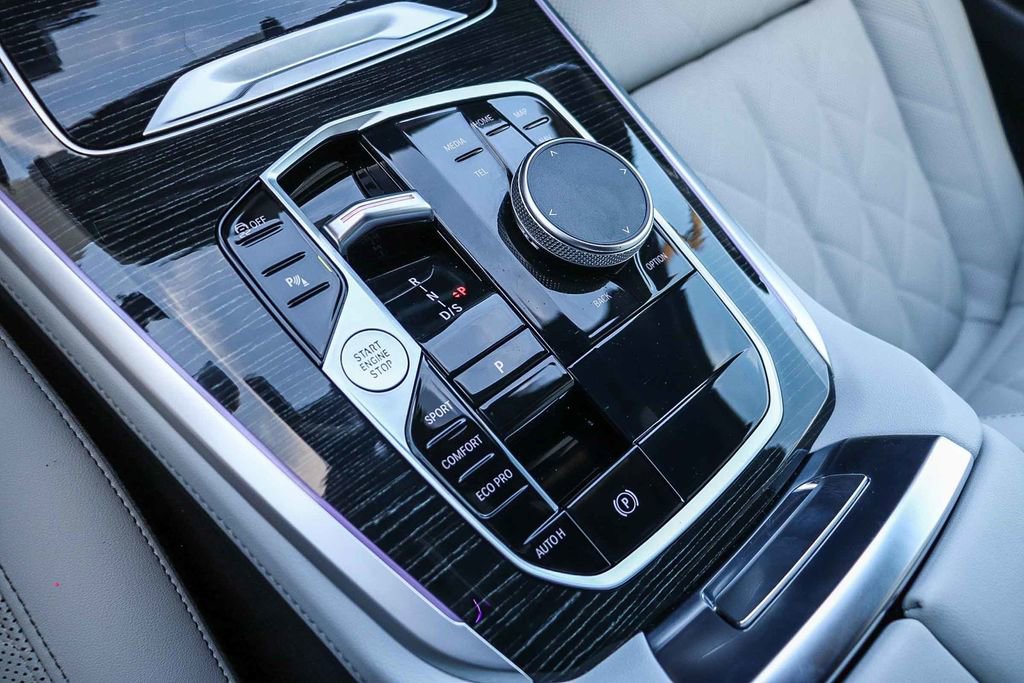 Used 2026 BMW X5 sDrive40i w/ M Sport Package image 19