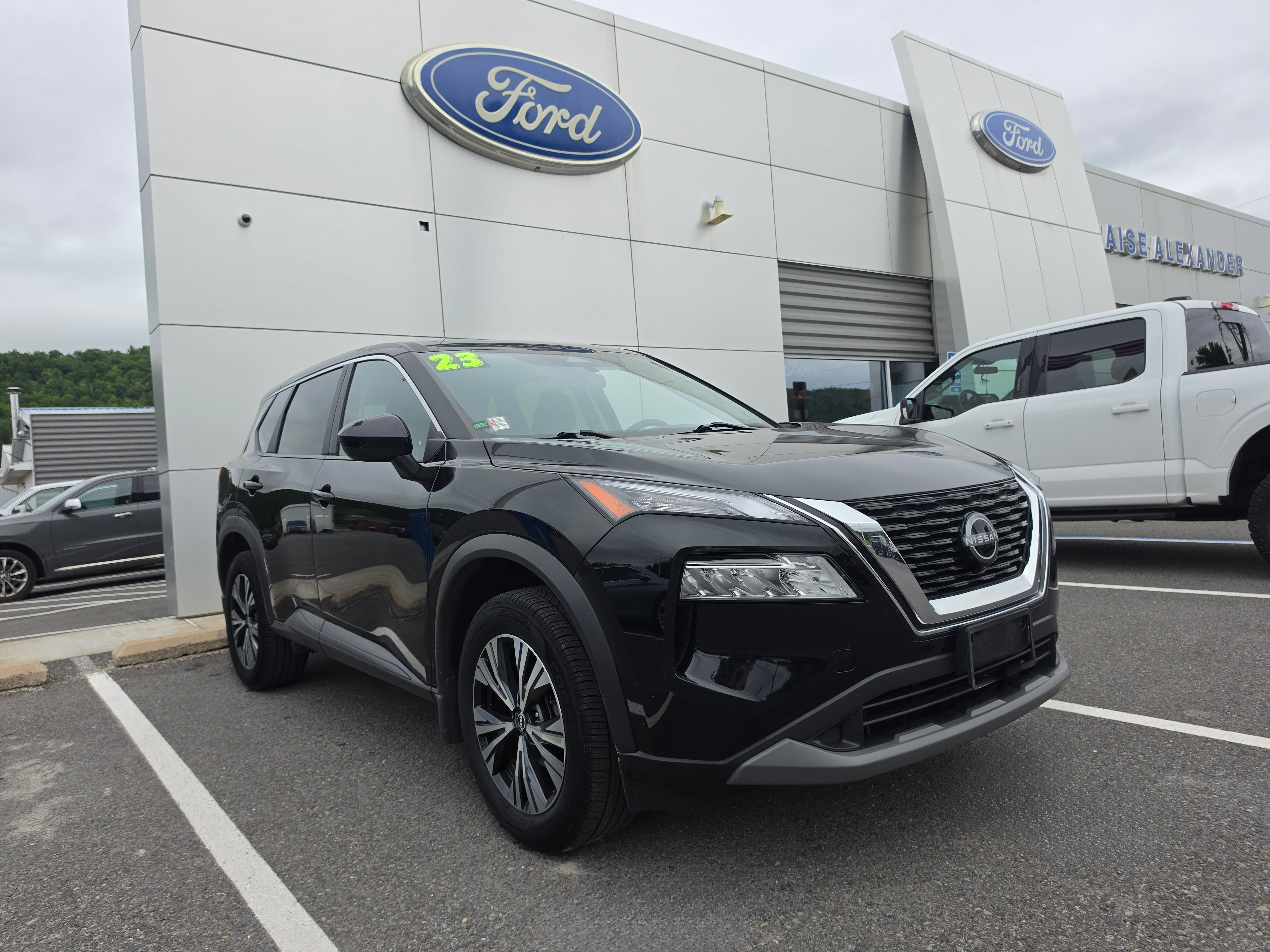 Used 2023 Nissan Rogue SV