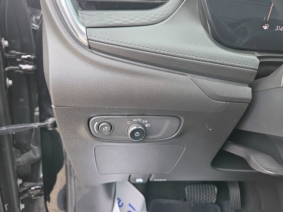 Used 2025 Buick Encore GX Preferred AWD/4WD image 21