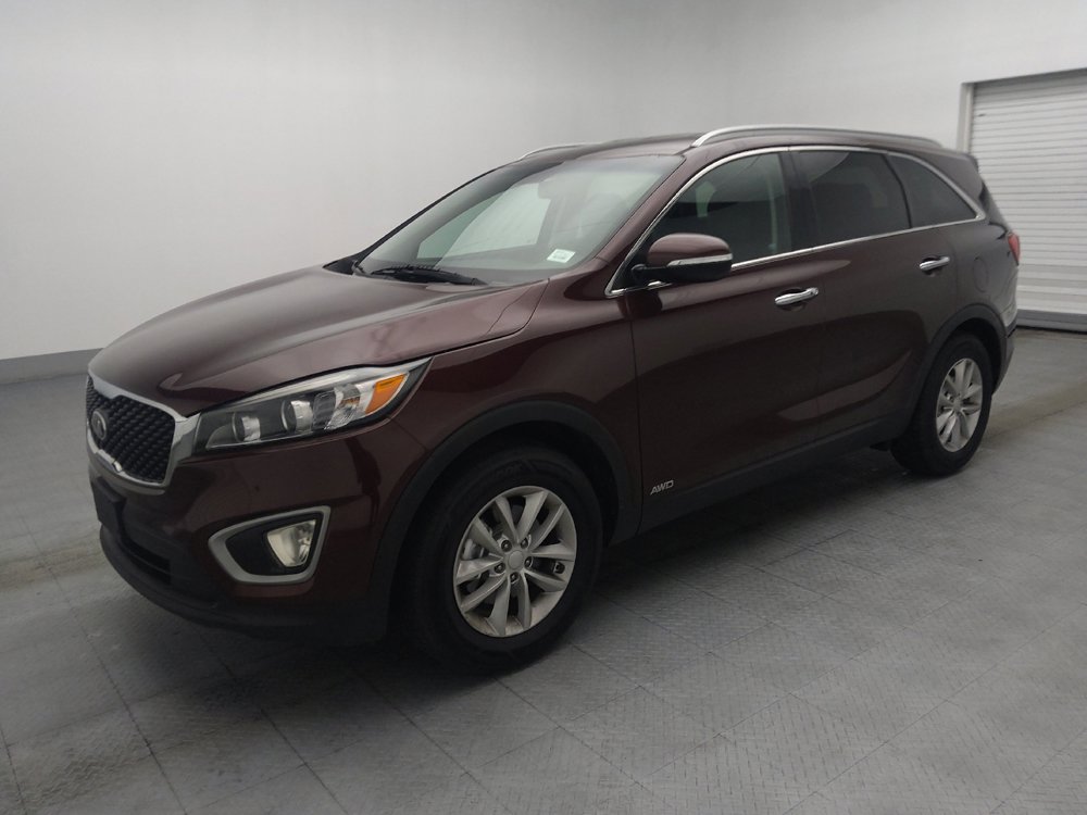 Used 2017 Kia Sorento AWD w/ LX Convenience Package image 2