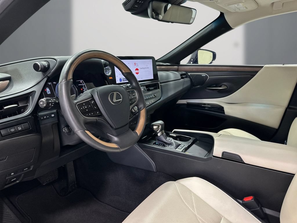 Used 2024 Lexus ES 300h Ultra Luxury FWD image 13