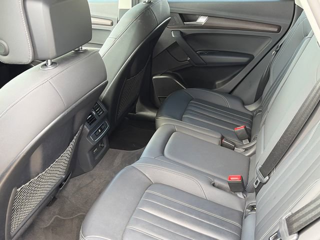 Used 2021 Audi Q5 2.0T Premium w/ Convenience Package AWD/4WD image 14
