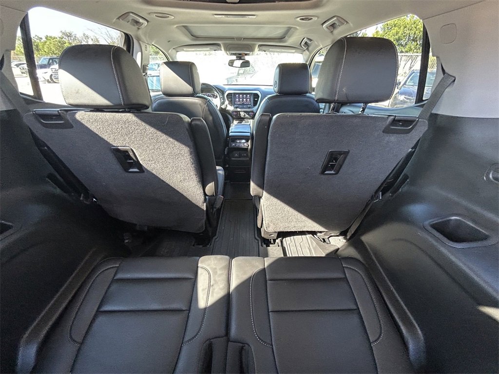 Used 2022 GMC Acadia SLT w/ Elevation Edition image 16