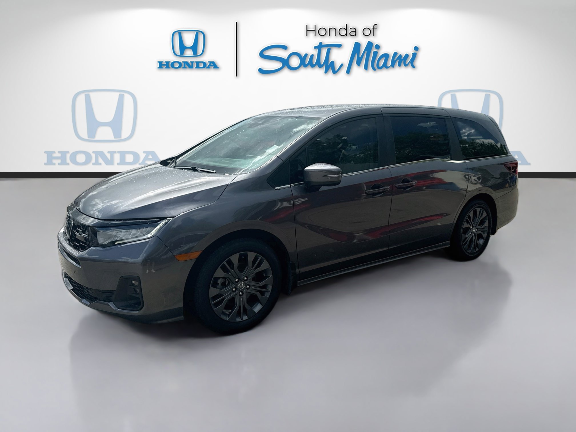 Certified 2025 Honda Odyssey Touring image 3