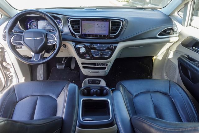 Used 2021 Chrysler Pacifica Touring-L image 24