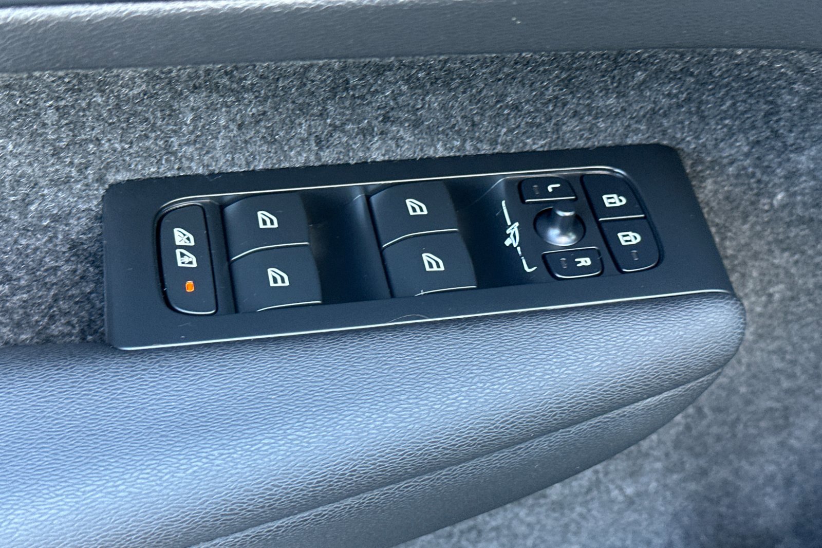 Certified 2023 Volvo C40 P8 Recharge Plus AWD/4WD image 13