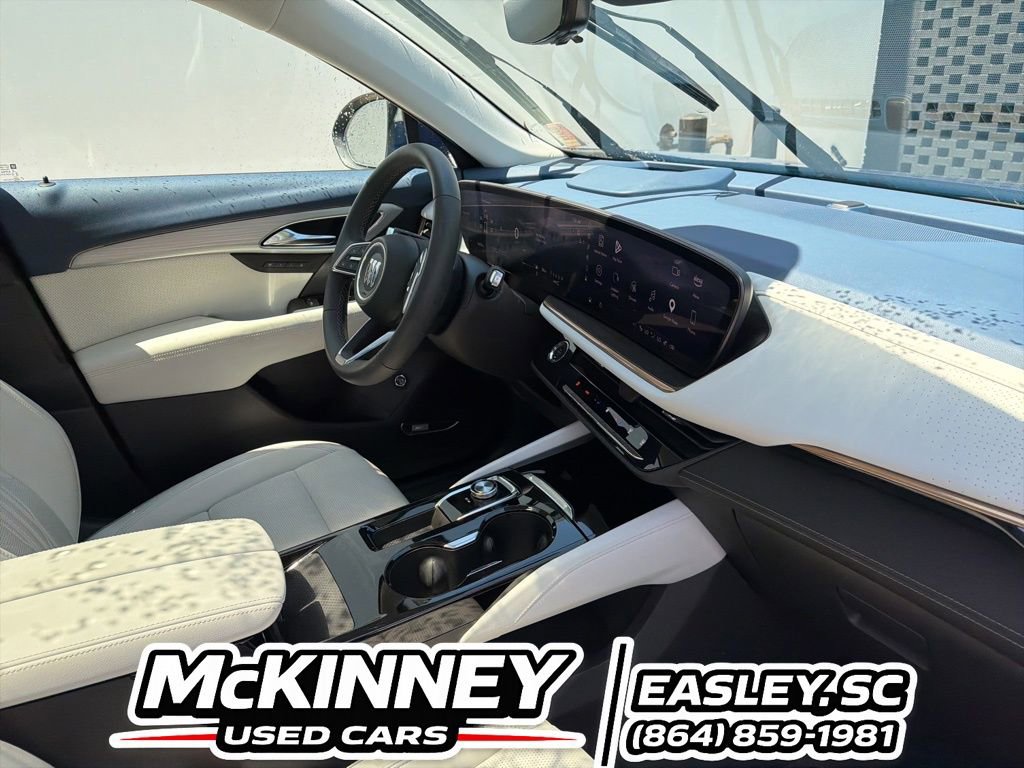 Used 2024 Buick Envision Avenir AWD/4WD image 31