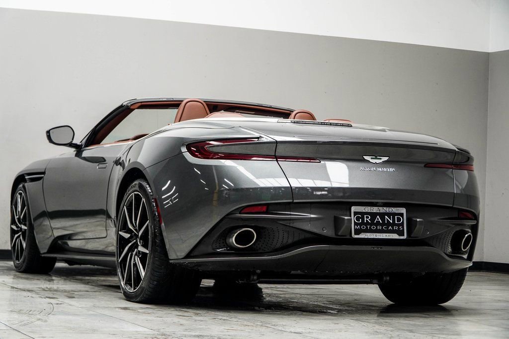 Used 2019 Aston Martin DB11 Volante image 12