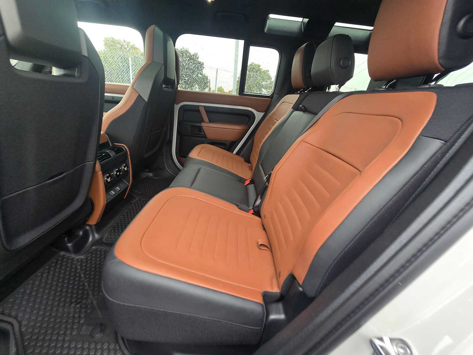 New 2026 Land Rover Defender 110 OCTA AWD/4WD image 19