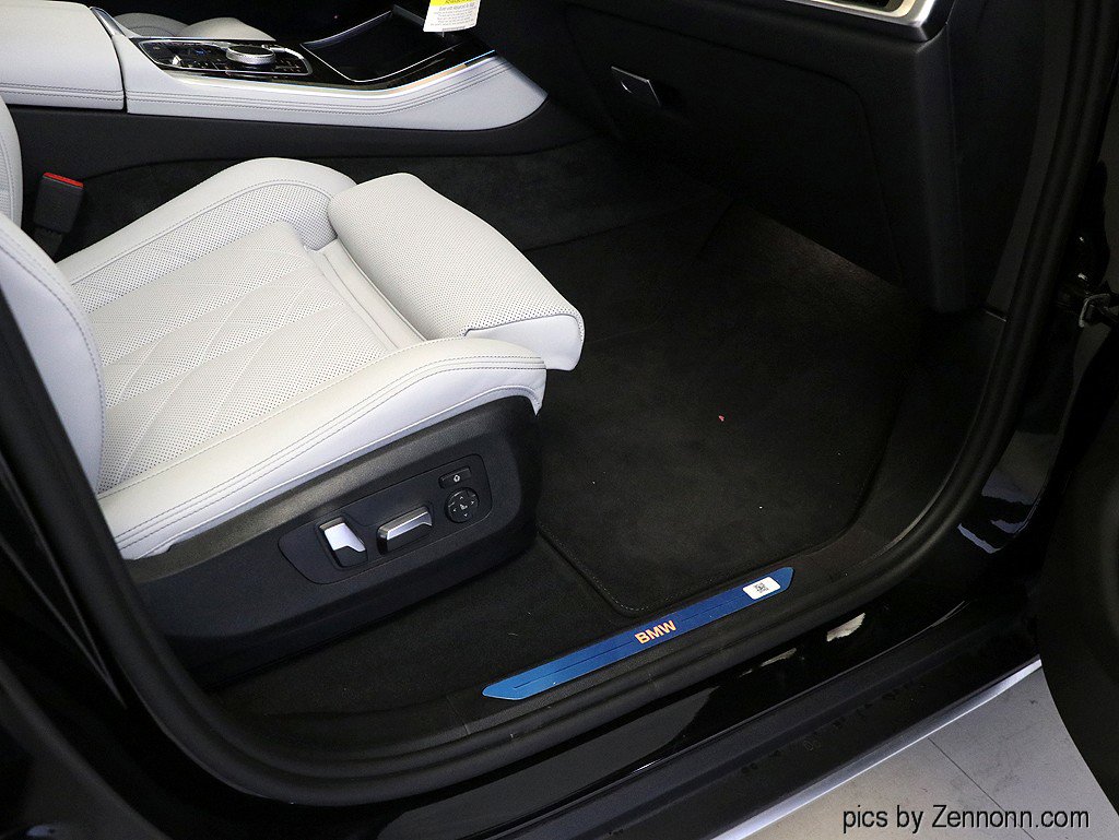 Used 2025 BMW X5 xDrive50e image 38