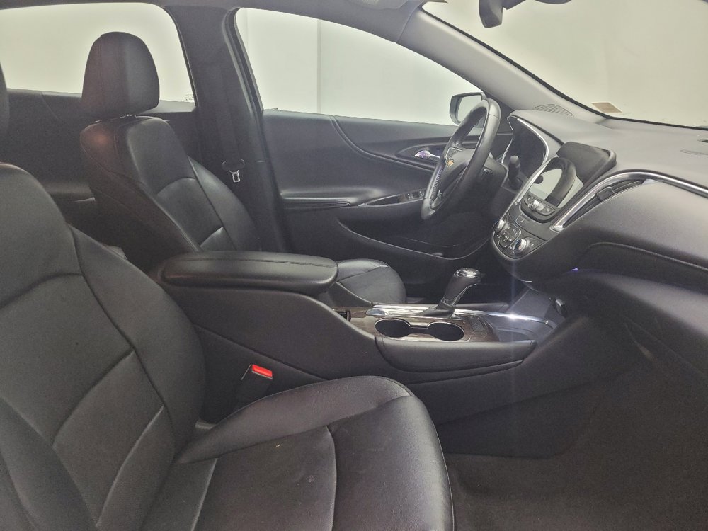 Used 2017 Chevrolet Malibu Premier FWD image 21