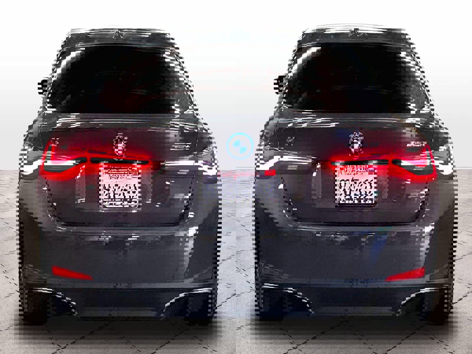 Used 2023 BMW i4 eDrive35 w/ Premium Package image 6