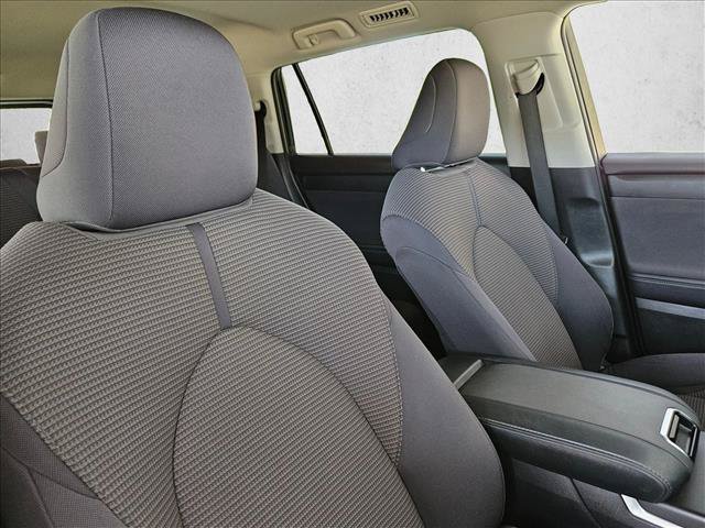 Used 2023 Toyota Highlander L FWD image 19
