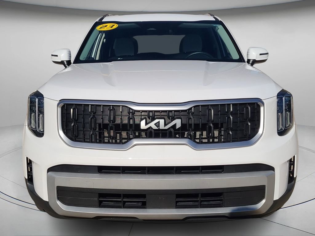Used 2024 Kia Telluride EX w/ EX Captain's Chair Package image 5