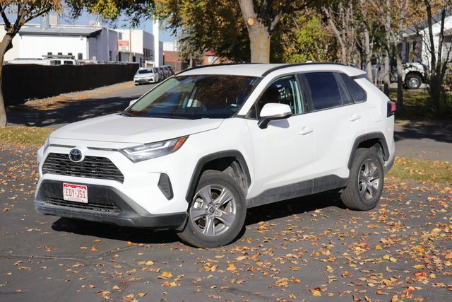Used 2025 Toyota RAV4 XLE image 1