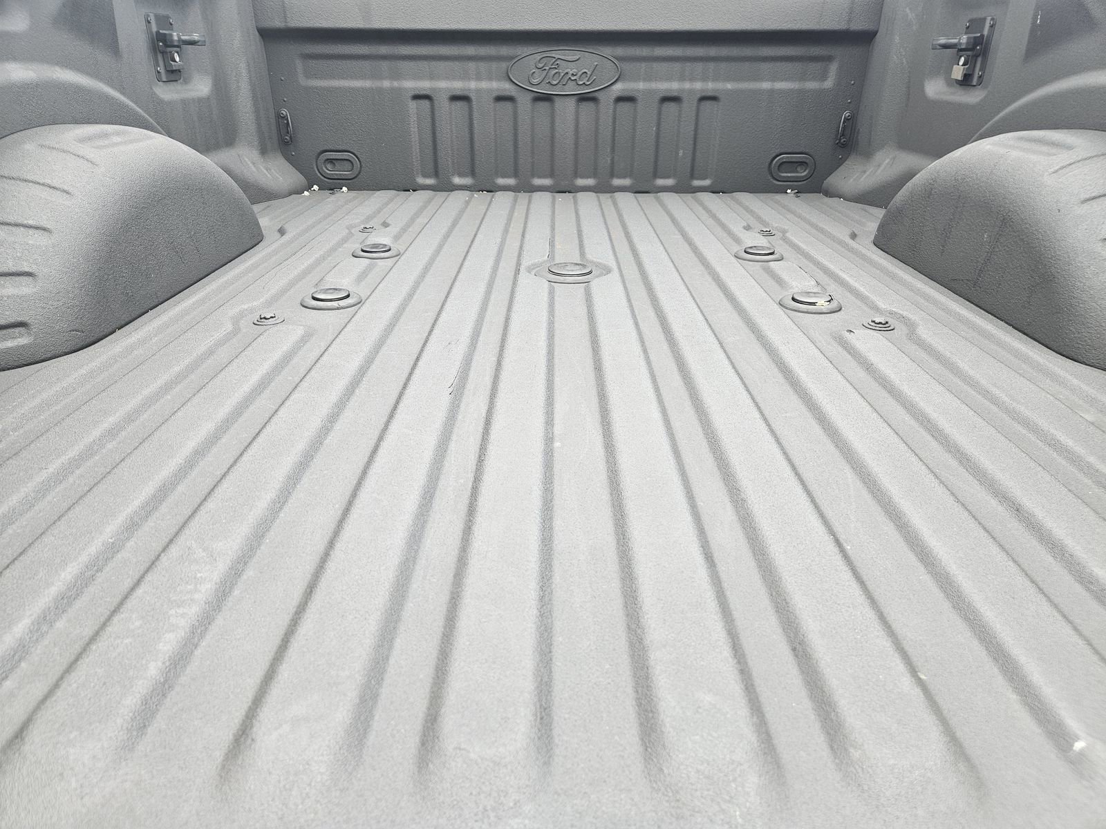 Used 2022 Ford F350 Lariat w/ Chrome Package image 35