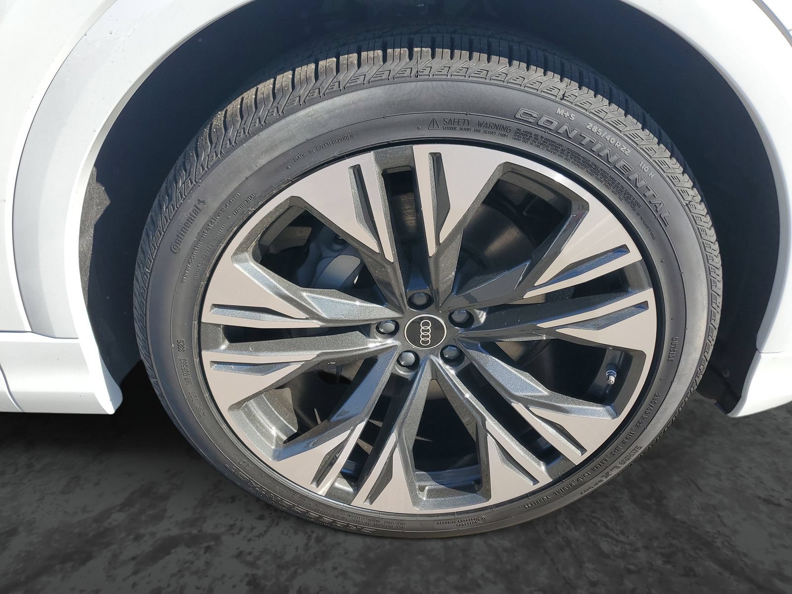 New 2026 Audi Q8 Premium Plus AWD/4WD image 6